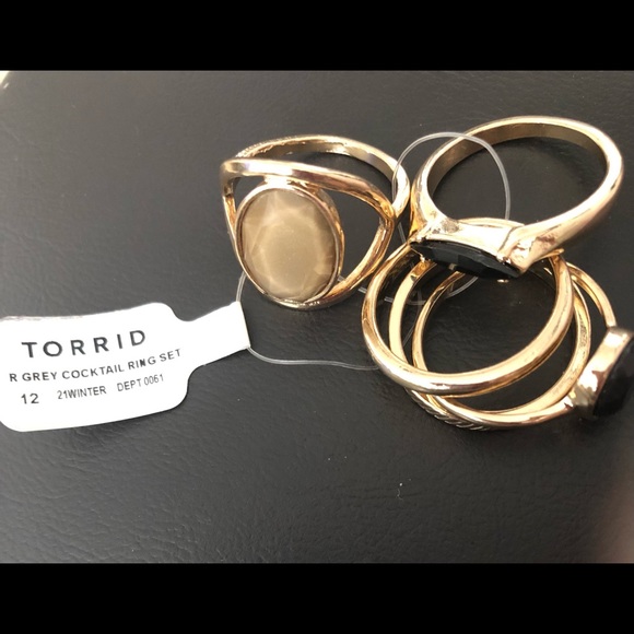 TORRID GRAY COCKTAIL RING SIZE 8 - Picture 3 of 7